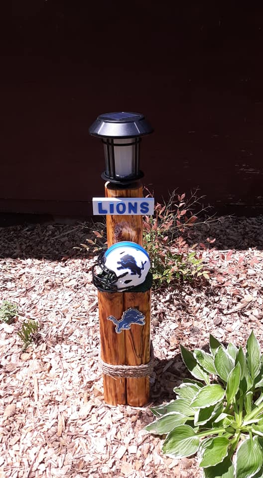 Large Detroit Lions Post