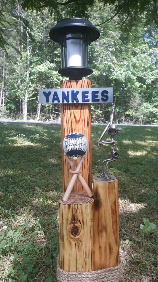 Large Yankees Post